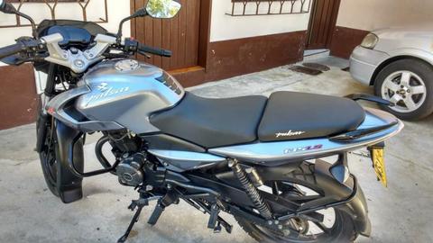 Moto Pulsar 135