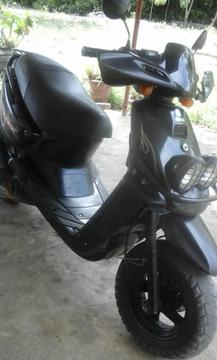 se vende moto Bws con papeles al dia