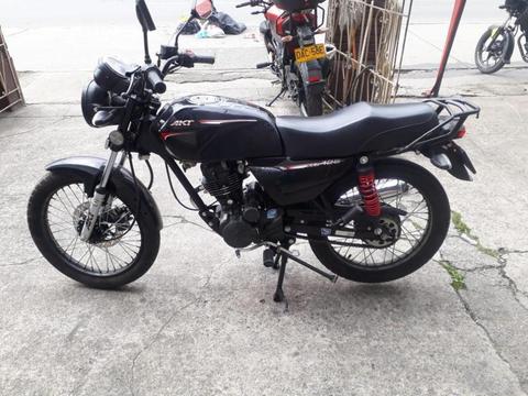 SE VENDE HERMOSA AKT NKDR 125 MODELO 2016