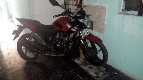 VENDO AKT EVO R3 11 MESES DE USO MODELO 2018 UNICA DUEA