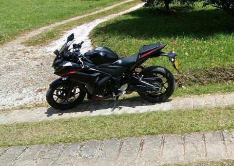 Vendo Yamaha R3