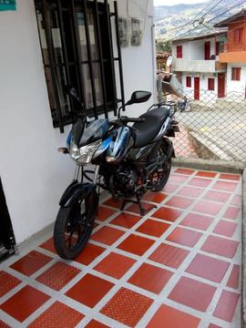 Vendo moto Bajaj Discover 125 St