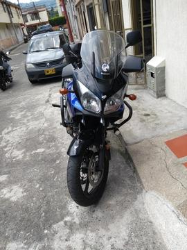 Vendo Vstron 650 de Pereira Modelo 2006