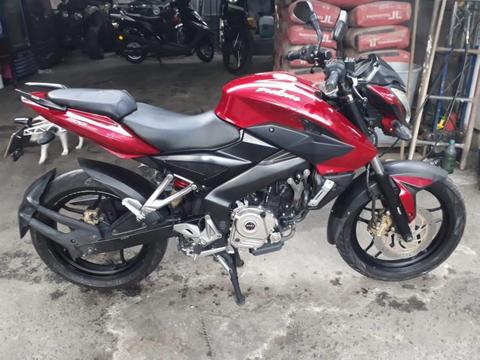 MOTO PULSAR NS 200 2014