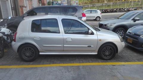 Yamaha N max Renault clio 2003 Dynamique full equipo