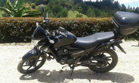 Vendo Honda Invicta, Mod 2011 Negociable