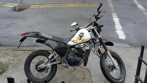 moto Yamaha DT 125