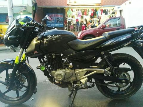 Vendo Permuto Pulsar 180 2013