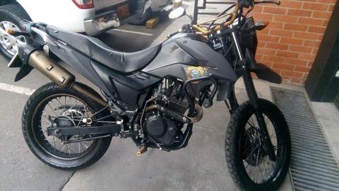 Vendo O Permuto Linda Akt Tt 150