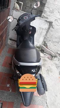 Vendo Moto Suzuki Modelo 2016