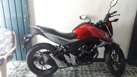 Se vende hermosa moto honda 160 motivo viaje