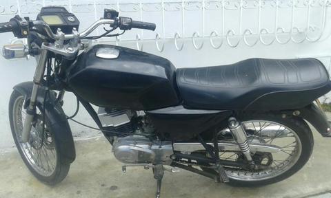 Vendo Moto Akt 100 en Buen Estado Mela