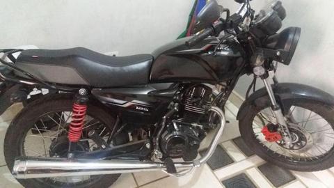 SE VENDE MOTIVO VIAJE 2018 SIN SOAT 3128342945