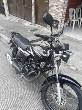 Vendo Akt Sl125 Modelo 2010 en 1300000