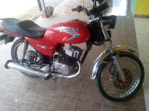 Se vende moto Ax