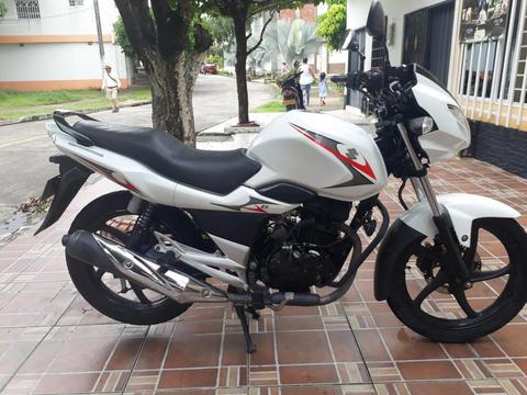 VENDO SUZUKI GS 150R MODELO 2014