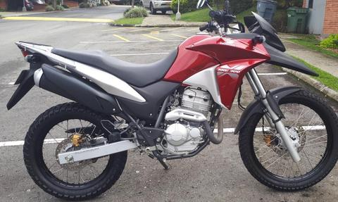 MOTO HONDA XRE 300