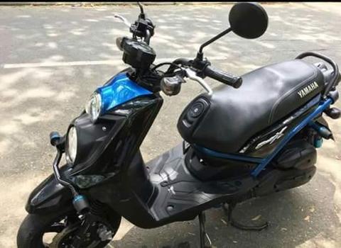 Vendo moto scooter YAMAHA BWS 125 cc Negra/Azul, 2017