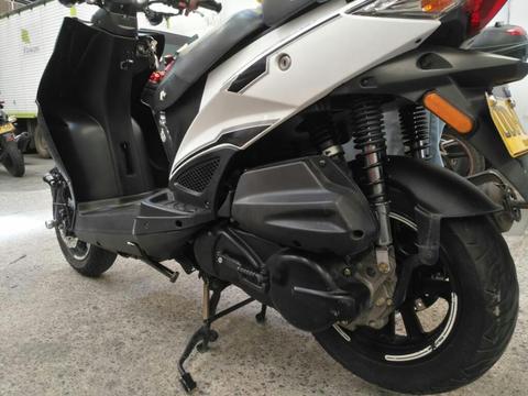 Vendo Moto Kymco Modelo 2015 2100 Km