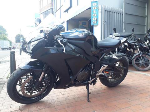 SE VENDE HONDA CBR1000rr