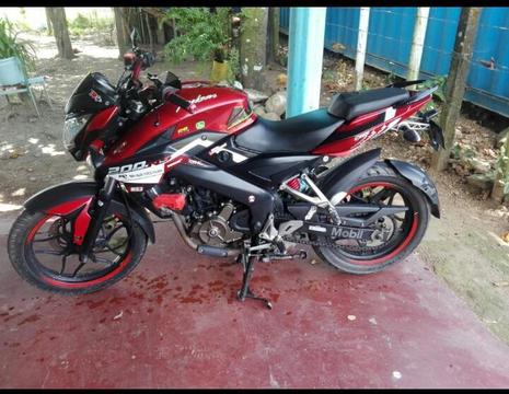 Pulsar NS 200