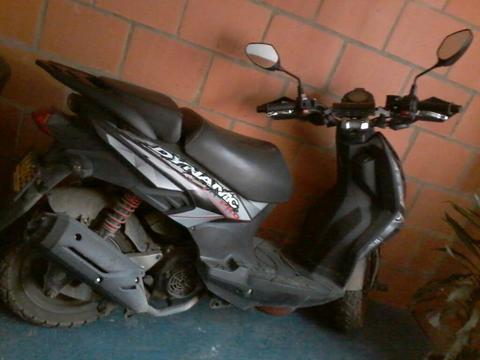 Vendo Moto Akt