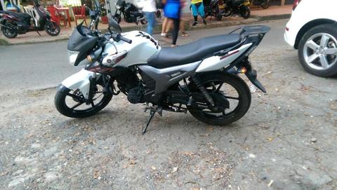 Excelente Yamaha Szr 160 2015