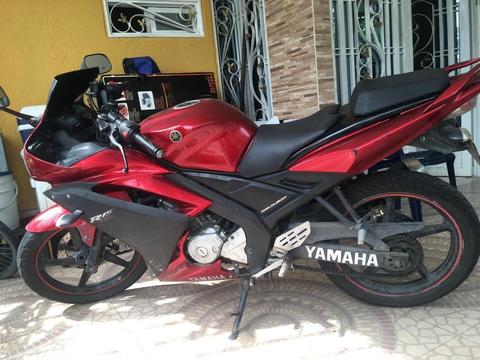 Yamaha R15 V1