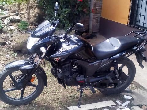 Se vende o camvia moto mas pequea