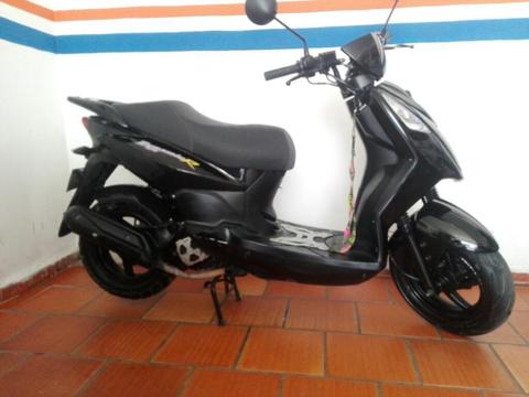 Akt Dinamic R 125 2015 Llamar 3172895357