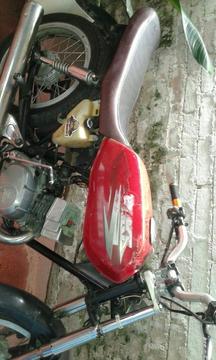 Se Vende Moto Akt en Buen Estado en