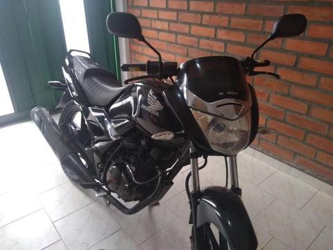 VENDO CBF 150 / 2010 / ÚNICO DUEÑO / NEGOCIABLE