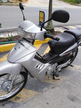 Vendo moto vivax 115 plateada