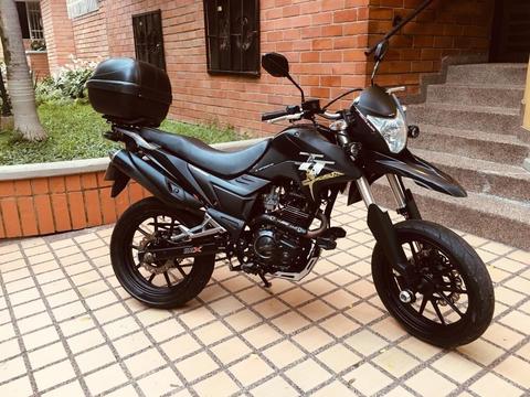 Akt Ttx 180 Negra Modelo 2017