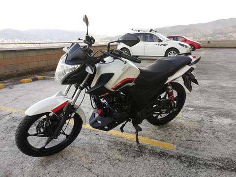 Se vende moto AKT Evo R3 montada en 150cc