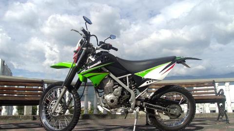 Poderosa Kawasaki KLX150