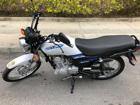 Moto Suzuki Ax4
