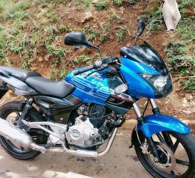 Moto Pulsar 220 en Excelente Estado