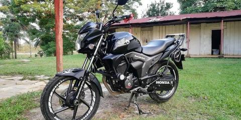 SUPER GANGAZO HERMOSA HONDA INVICTA 2