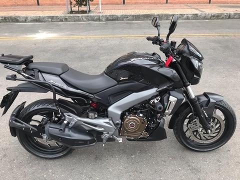 Motocicleta Dominar 400
