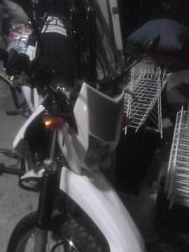 Vendo moto xtz 125 modelo 2014 en exelente estado