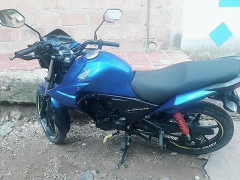 Vendo moto cb110 modelo 2016 llamar 3172767488 y whasap