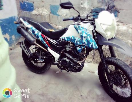 Vendo Moto Akt Tt Modelo 2015