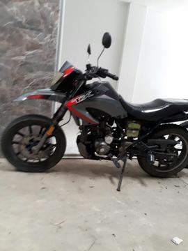 Moto Tx200