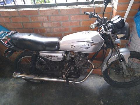 Vendo Moto Varata