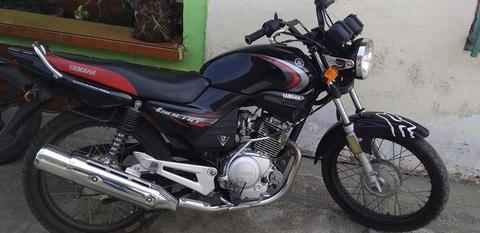 vendo moto Yamaha libero en buen estado