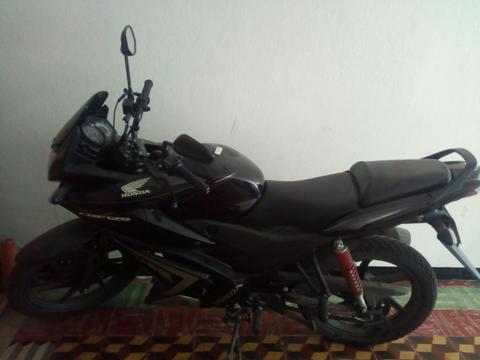 Honda CBF 125 con pechera