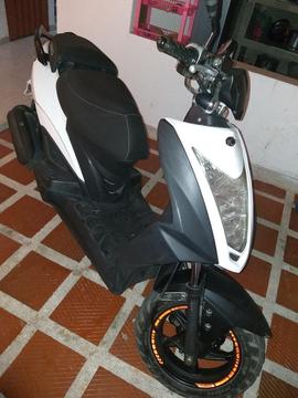 Vendo Moto Agility Naked