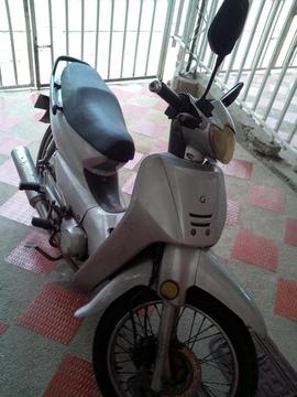 SE VENDE MOTO AKT 110