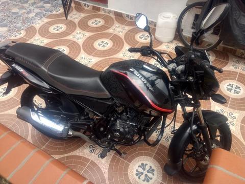 Vendo Moto Discovery 150 St